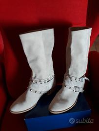 Stivaletti in camoscio beige Joelle moda italiana