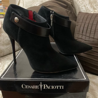 Cesare Paciotti Tronchetti in camoscio nero Tg. 39