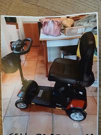 scooter elettrico  per persone con disabilità 