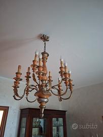 grande lampadario classico a 12 luci