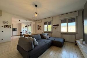Appartamento di 112 m² con 3 locali e box auto a L