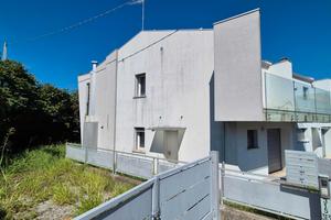 Porzione di bifamiliare al grezzo con 3 camere