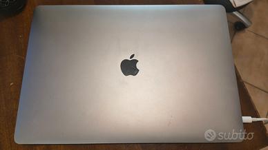 MacBook Pro 15" 2017 Touch Bar – i7 3,1 GHz – 16 G