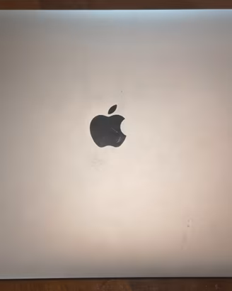 MacBook Pro 15" 2017 Touch Bar – i7 3,1 GHz – 16 G