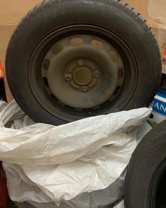 Treno gomme con cerchi di ferro