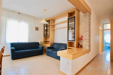 Trilocale/p.mazzini/6 pax/p.auto/60 m dal mare