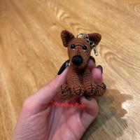 portachiavi cagnolino pincher amigurumi 