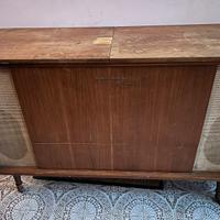 Mobile stereo e giradischi grundig