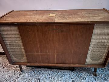 Mobile stereo e giradischi grundig