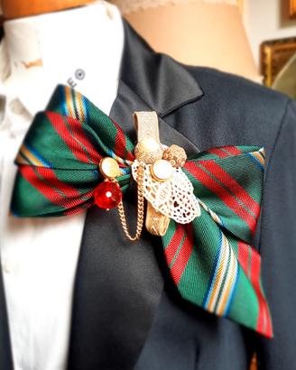 spilla fatta con seta vintage