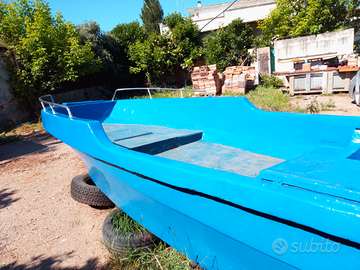 Imbarcazione tipo lanza