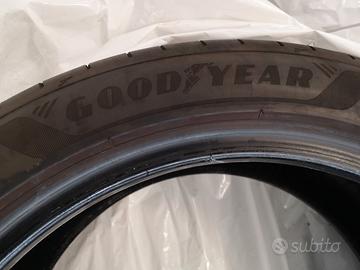 Pneumatici nuovi smontati da auto nuova