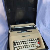 Macchina da scrivere Olivetti lettera 35