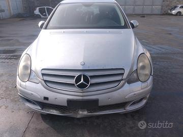 Mercedes classe R320 2007 demolito per ricambi 