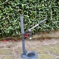 tappatrice a colonna manuale Ferrari Colt Strong