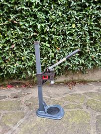 tappatrice a colonna manuale Ferrari Colt Strong