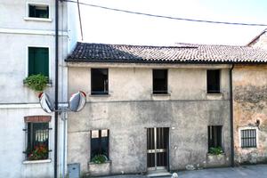 CASA DI CORTE A SANDRIGO