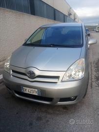 Toyota Corolla Verso 2.2 180 CV Diesel