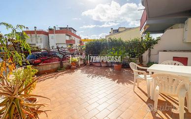 PIANO TERRA CON AMPI SPAZI ESTERNI E CANTINE