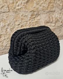 Clutch bag in fettucia lycra
