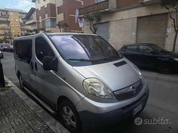 Opel vivaro 9 posti