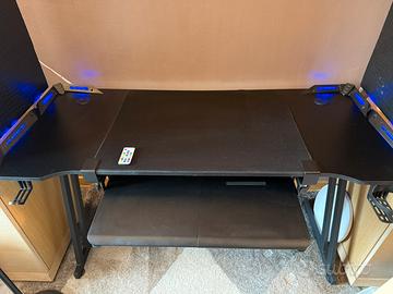 Scrivania completa gaming led vassoio tappetino