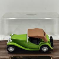 Modellino Auto Cabrio MG TC 1945