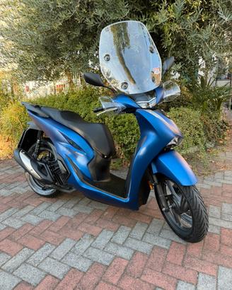 HONDA SH 150 2025 900km keyless UNICOPROPRIETARIO