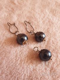 Orecchini e ciondolo per collana