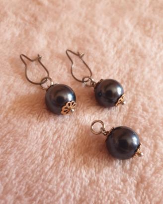 Orecchini e ciondolo per collana
