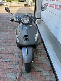 Piaggio Vespa 300 GTS - 2011