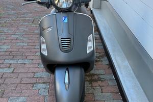 Piaggio Vespa 300 GTS - 2011