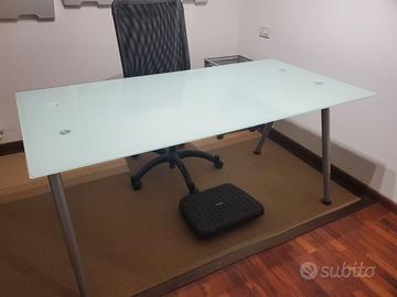 Scrivania con ripiano in cristallo+ cassettiera