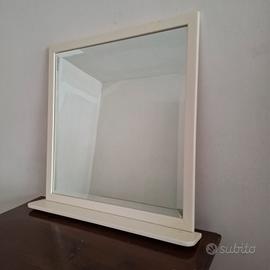 specchio con mensola 