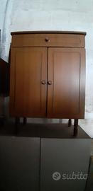 Mobiletto d epoca marrone scuro