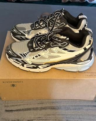 Chunky Runner Grigio e Crema, Stile Techwear Y2K