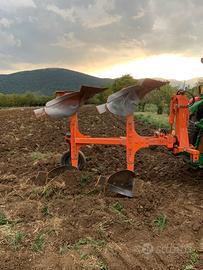 Aratro bivomere voltaorecchio