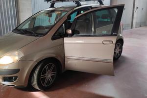 lancia musa 1.3 mtj platino 