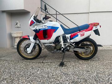Honda africa twin 750