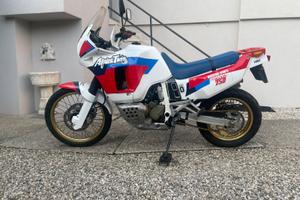 Honda africa twin 750