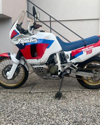 Honda africa twin 750
