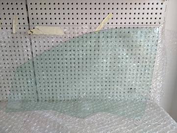 VETRO CRISTALLO SCENDENTE ANT SX OEM 803015178R DA