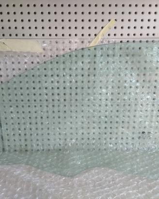 VETRO CRISTALLO SCENDENTE ANT SX OEM 803015178R DA
