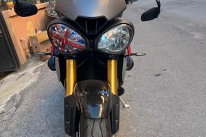 triumph speed triple 1050 r