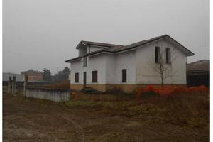 Immobile in asta di 307 m² con più di 5 locali e b