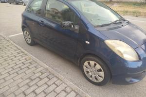 TOYOTA YARIS MOTORE " ROTTO "