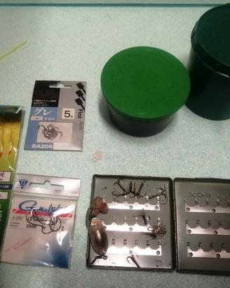 materiale da pesca nuovo e usato vario