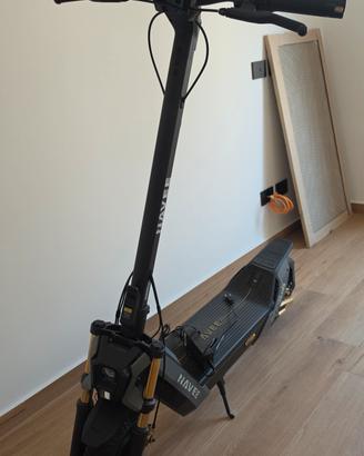 Monopattino elettrico Navee NT5 ULTRA X