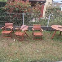 Tavolo e sedie da esterno