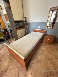 LETTO SINGOLO, DOGHE LEGNO + COMODINO + MATERASSO
